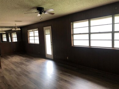 1501 Larue Cir, Ennis, TX 75119 - photo 7