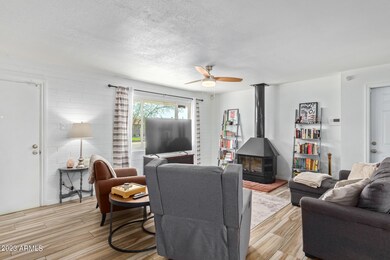 3334 N 39th Dr, Phoenix, AZ 85019 - photo 6