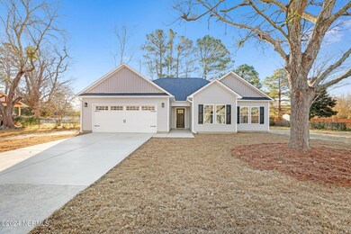 412 University Dr, Jacksonville, NC 28546 - photo 2