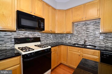 2516 Isham Randolph Dr, Herndon, VA 20171 - photo 4