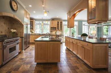 7 Fremont St, South Dartmouth, MA 02748 - photo 3