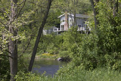 538 Hudson St, Hawley, PA 18428 - photo 3