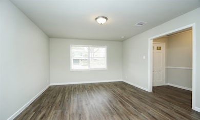 9205 Vicksburg Ave, Texas City, TX 77591 - photo 6