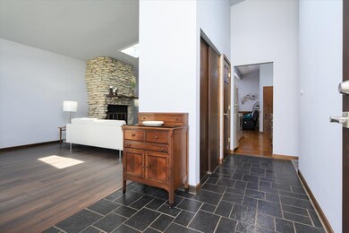 150 S Fairlane Ave, Elmhurst, IL 60126 - photo 2