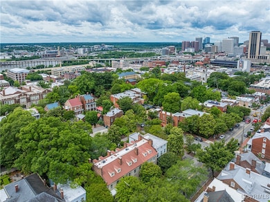 Convenient to MCV and downtown