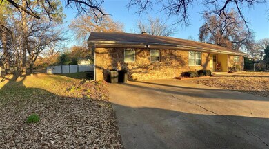 820 Red Bud Dr, Azle, TX 76020 - photo 3