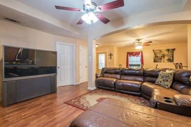 1236 Wedgewood Dr, Cleburne, TX 76033 - photo 6