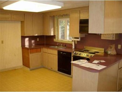 27 Juniper Ln, Framingham, MA 01701 - photo 2