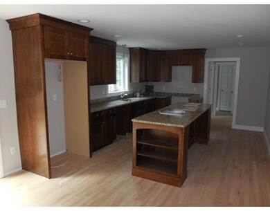 423 Quaker St, Northbridge, MA 01534 - photo 4