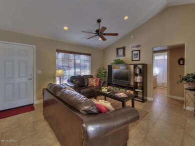 004_Living Room