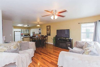 1233 E 127th St, Los Angeles, CA 90059 - photo 4