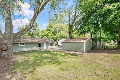 802 Carrol St, Buchanan, MI 49107 - photo 4