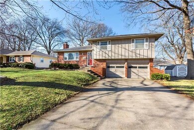 11216 W 71st St, Shawnee, KS 66203 - photo 2