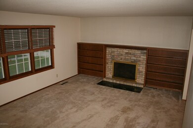 3living room