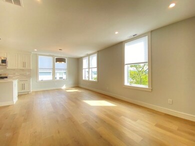 92 Walnut St unit 2, Watertown, MA 02472 - photo 2