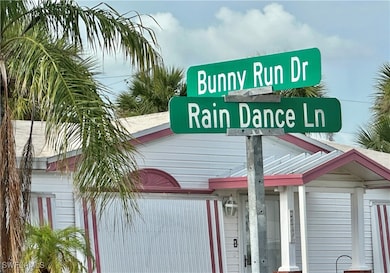 3165 Bunny Run Dr, North Fort Myers, FL 33917 - photo 3