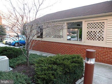 7 W Lee St, Baltimore, MD 21201 - photo 2