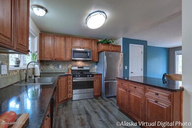 Kitchen w/Stainless Steel Applicances