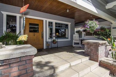Wide door entry with lacquered oak ceiling front p