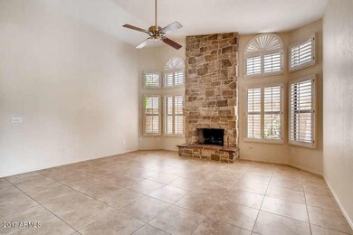 6957 W Kimberly Way Glendale-small-006-1