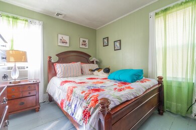 78 3/4 Lock St, Nashua, NH 03064 - photo 4