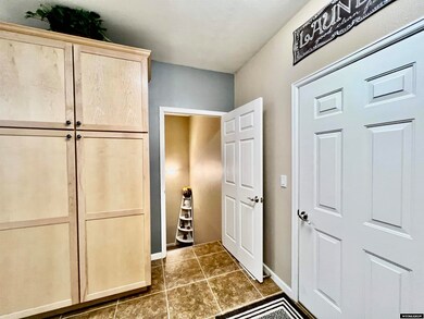 911 Recluse Ct, Casper, WY 82609 - photo 7