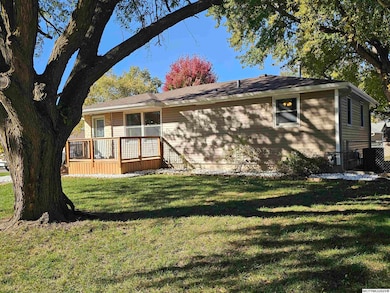 1526 10th St SW, Mason City, IA 50401 - photo 2