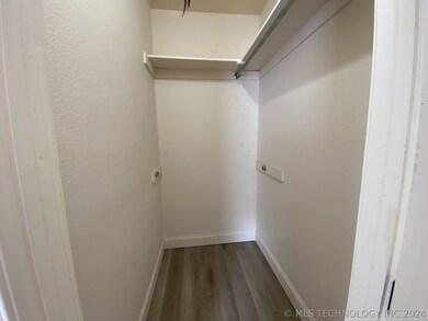 Walk-in closet