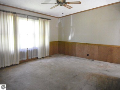 5813 Prescott Dr, Tawas City, MI 48763 - photo 4