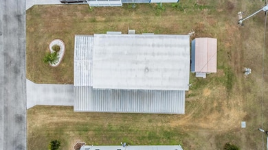 36905 Beth Ave, Zephyrhills, FL 33542 - photo 4