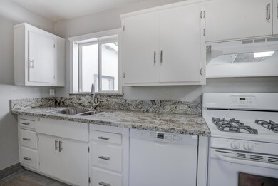 5536WillowRd-4
