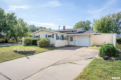 405 Westerfield Rd, Davenport, IA 52806 - photo 2