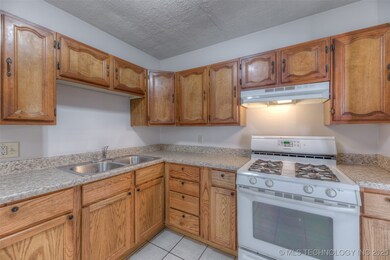 10621 E 114th St N, Owasso, OK 74055 - photo 7