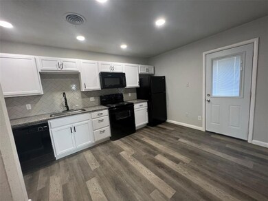 800 Russell Ln, Bedford, TX 76022 - photo 6