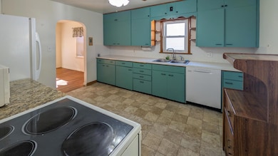 301 Giles Place, Albert Lea, MN 56007 - photo 6