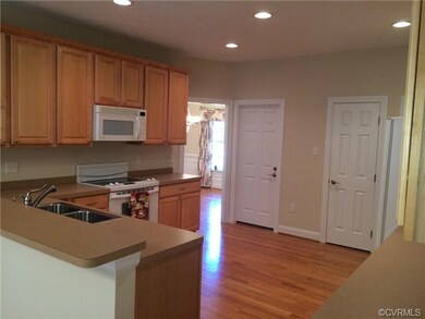 Awesome kitchen! Recessed lighting, huge pantry, d