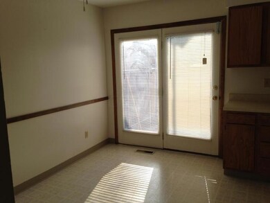 1144 Arnelle Ct, Columbus, OH 43228 - photo 4