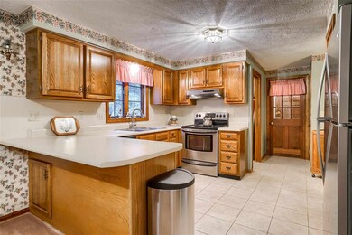 39 Wentworth Dr, Bedford, NH 03110 - photo 5