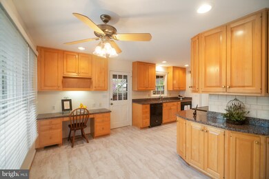 1915 Leo Ln, Alexandria, VA 22308 - photo 6