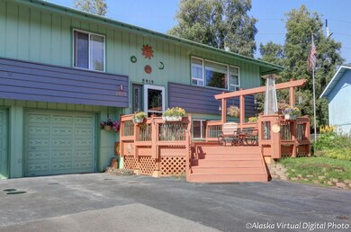 Gorgeous Deck on Front