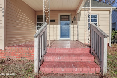 402 Warlick St, Jacksonville, NC 28540 - photo 4