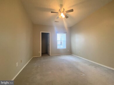 13070 Autumn Woods Way unit 301, Fairfax, VA 22033 - photo 5