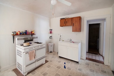 39-41 Malden St, Springfield, MA 01108 - photo 2