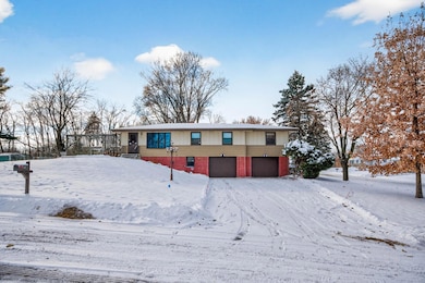 6381 Rath Dr, Woodbury, MN 55125 - photo 2