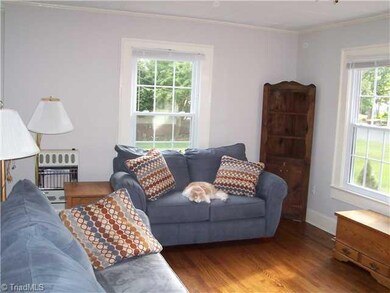 963 Straight St, Asheboro, NC 27203 - photo 4