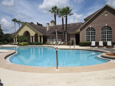 7800 Point Meadows Dr unit 631, Jacksonville, FL 32256 - photo 3
