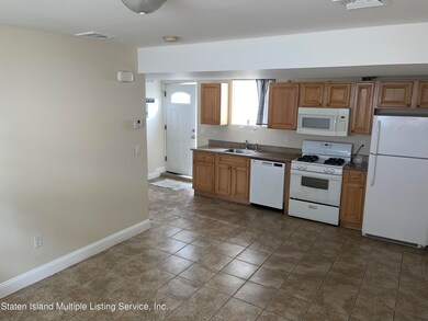 219 Olympia Blvd unit 1, Staten Island, NY 10305 - photo 4