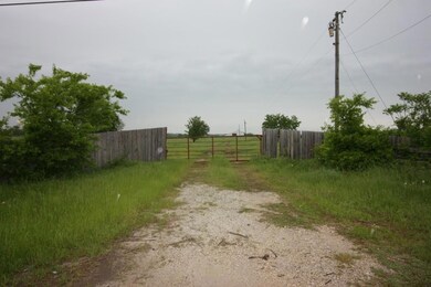 1964 N Aspen Rd, Gainesville, TX 76240 - photo 6