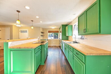 2406 Pinebrook Cir, Medford, OR 97504 - photo 5