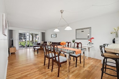 9511 N Hollybrook Lake Dr unit 108, Pembroke Pines, FL 33025 - photo 4